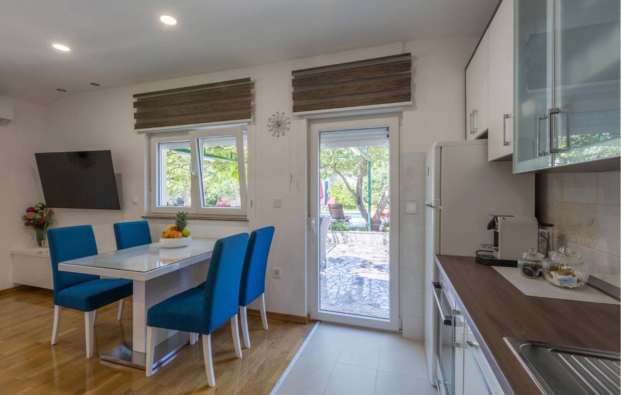 Cozy In With Wifi Holiday home