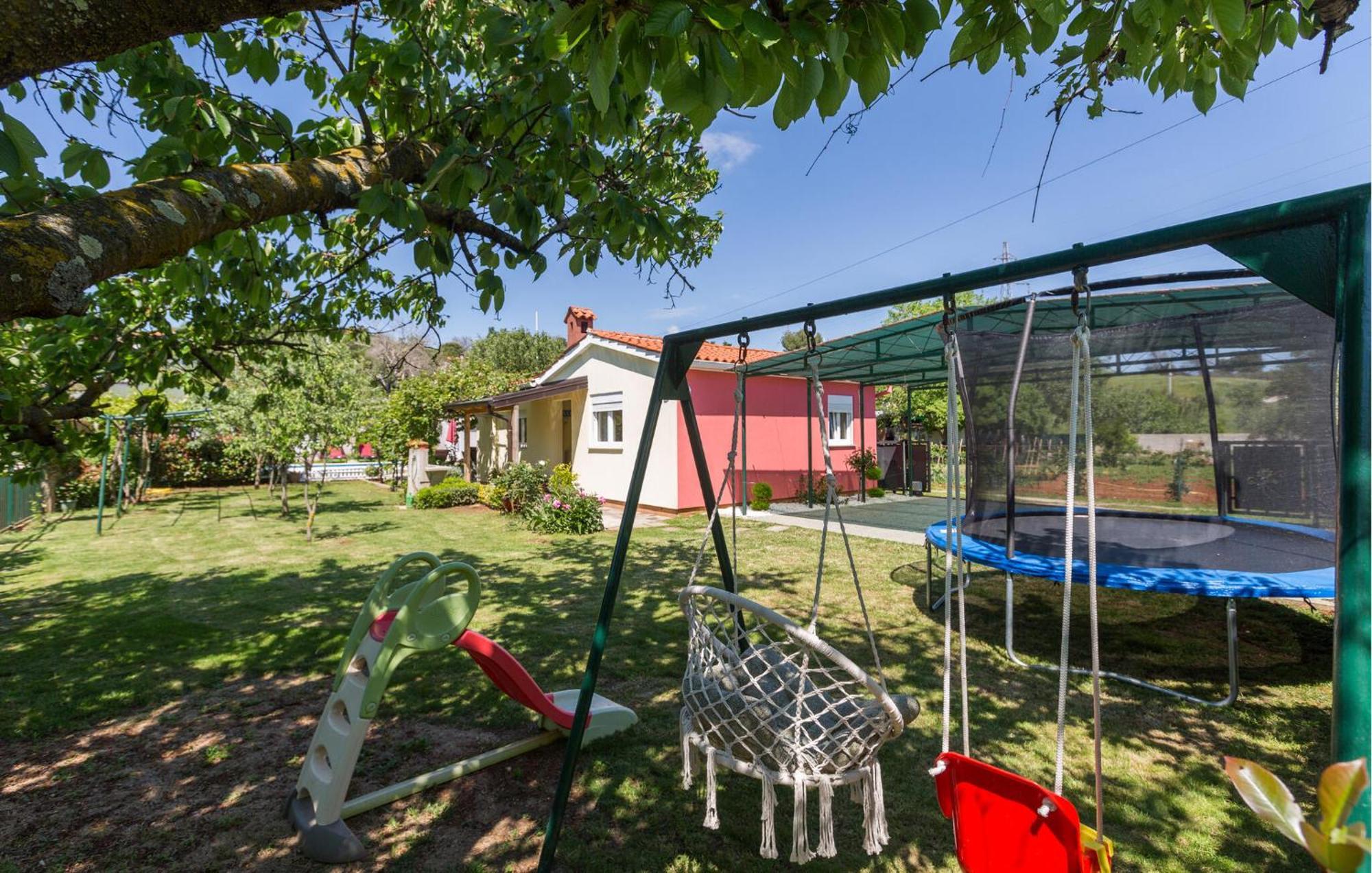 Cozy In With Wifi Holiday home Pula